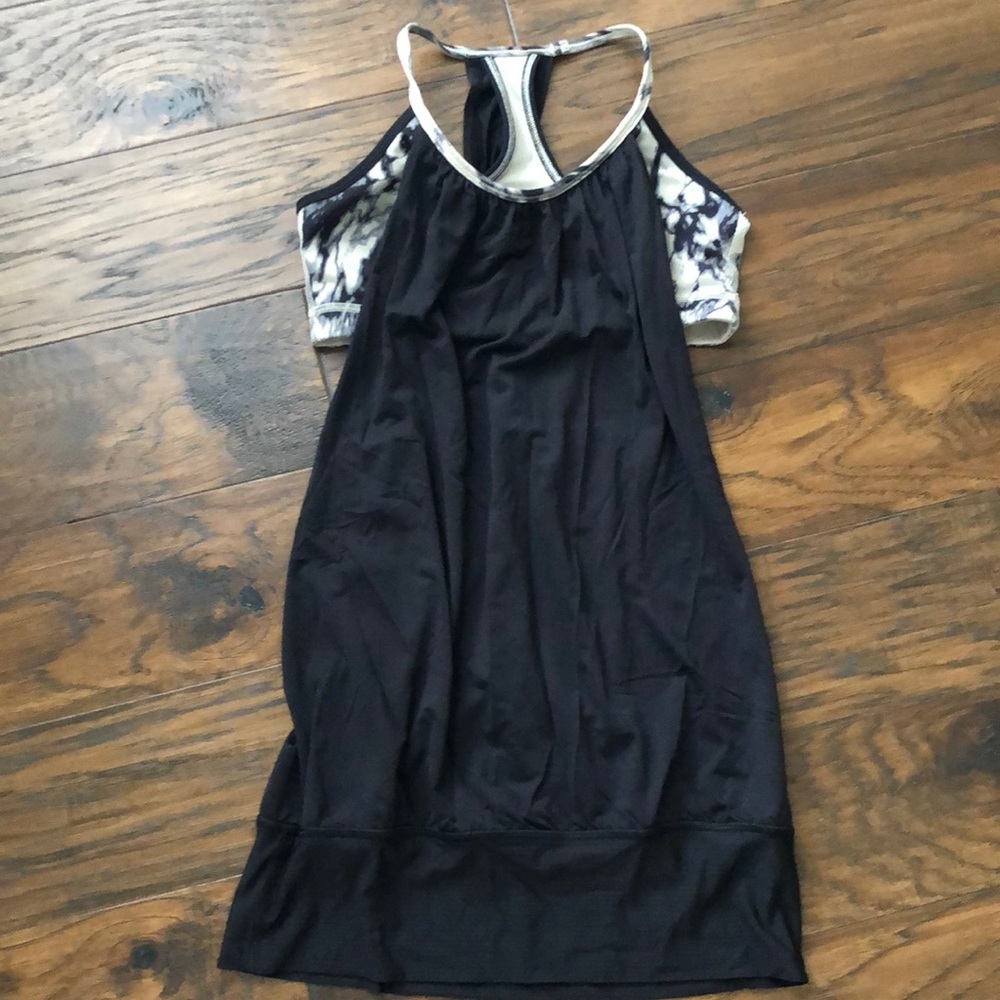Lulu Lemon breezy tank with built in sports bra